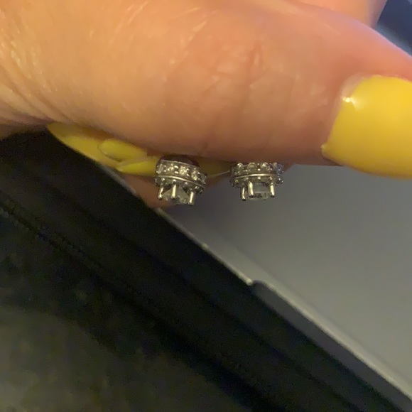 Diamond earrings - Picture 4 of 5